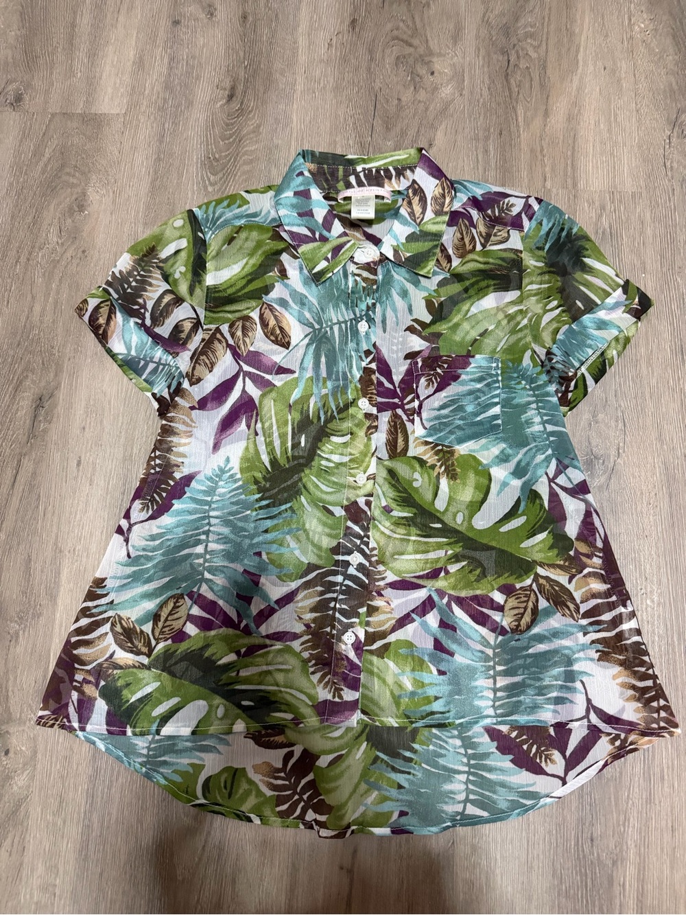 Band of Gypsies  Leaf Short-Sleeve Button Front Top - Green/Teal